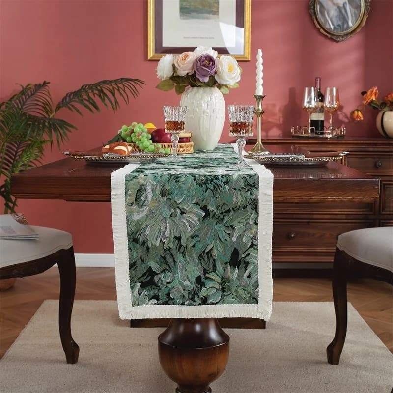 Vintage Floral Jacquard Table Runner for Dining Room Decor