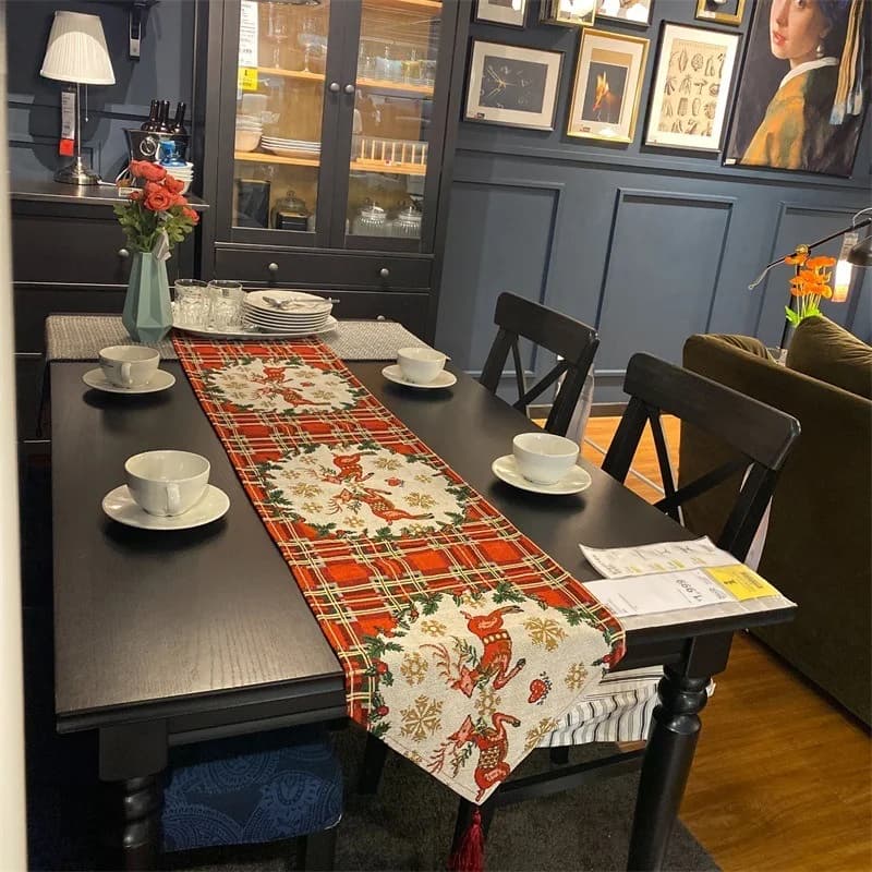 Nordic Style Cotton Blend Christmas Table Runner with Elk Pattern