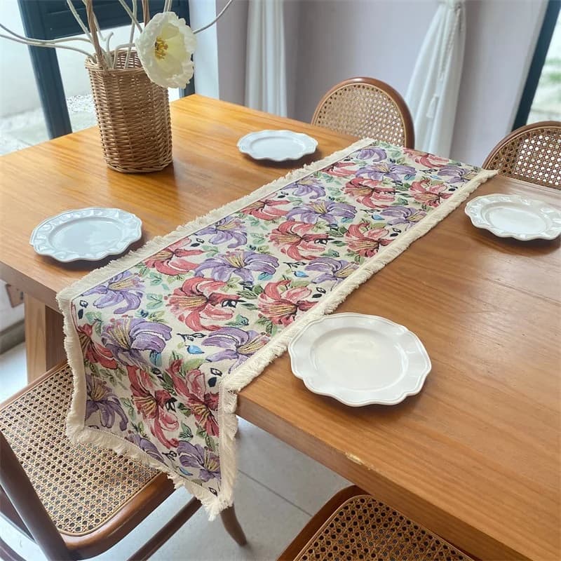 American Country Floral Jacquard Table Runner for Dining Room Decor